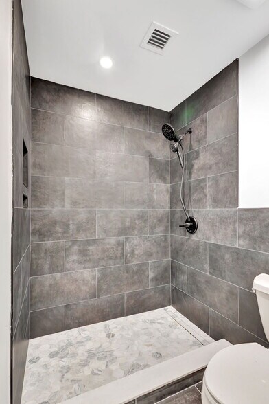 More Photos Of 7030 N Haverhill Rd, Riviera Beach Warehouse For Sale