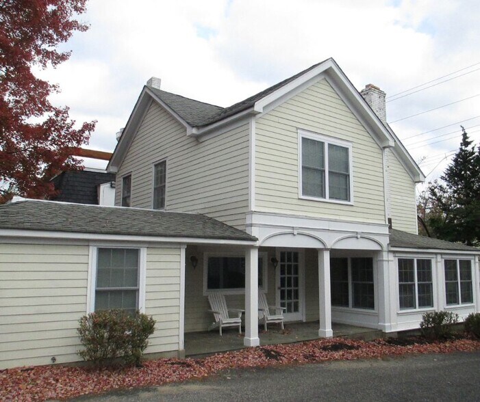 Primary Photo Of 103 E River Rd, Rumson Coworking Space