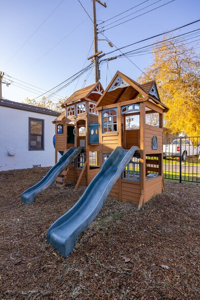 More Photos Of 628 Royer St, Roseville Schools For Lease
