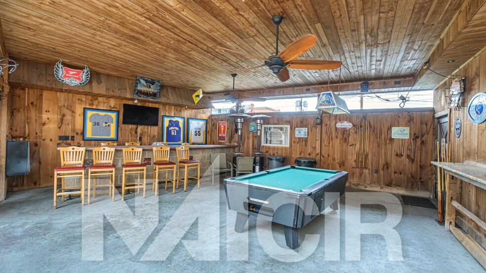 More Photos Of 15 Mill St, Middletown General Retail For Sale