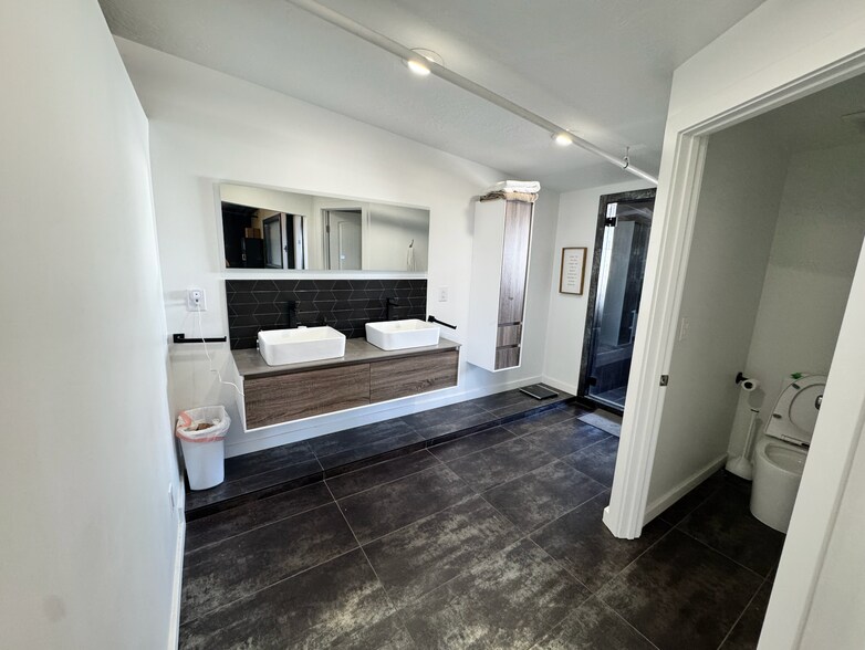 More Photos Of 7095 W 3500 S, Salt Lake City Service For Lease