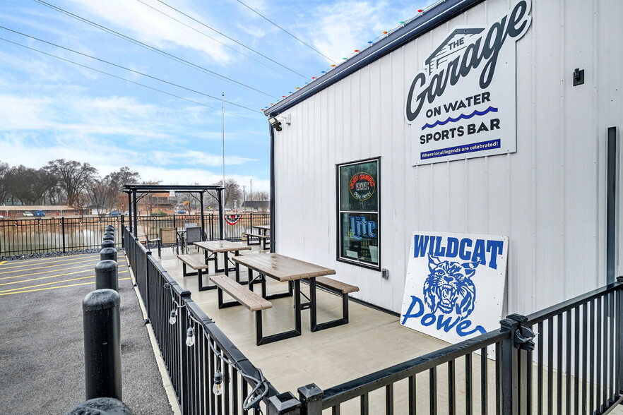 More Photos Of 116-118 S Water St, Wilmington Storefront Retail Office For Lease