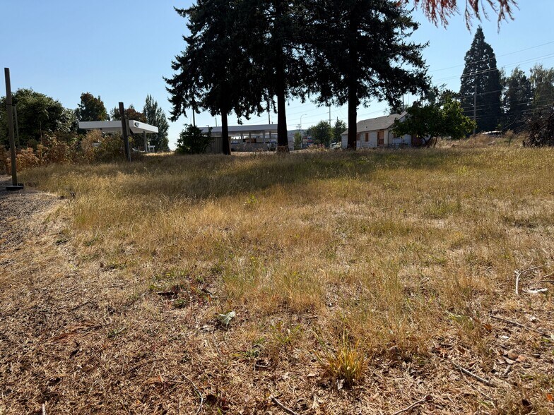 More Photos Of 18005 NE Sandy Blvd, Portland Land For Sale