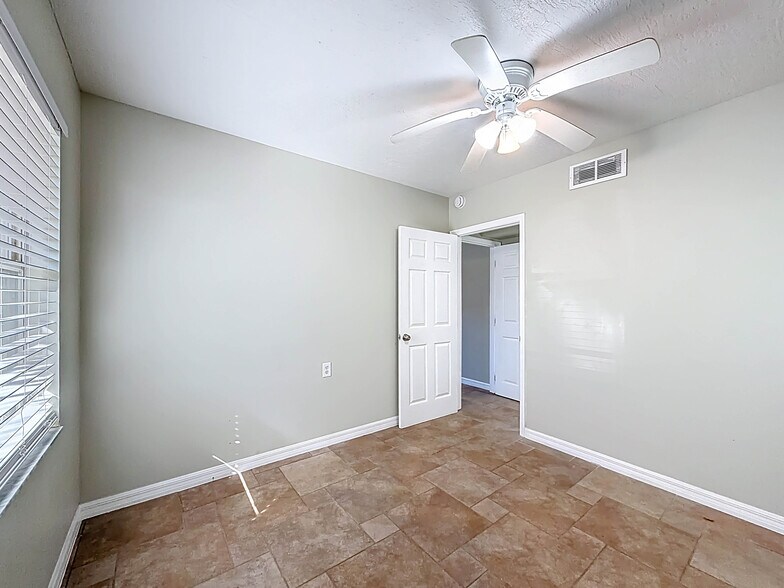 More Photos Of 421 NW 14th Pl, Crystal River Apartments For Sale