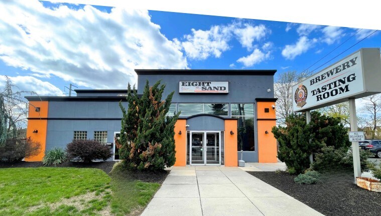 Primary Photo Of 1003 N Evergreen Ave, Woodbury Restaurant For Sale