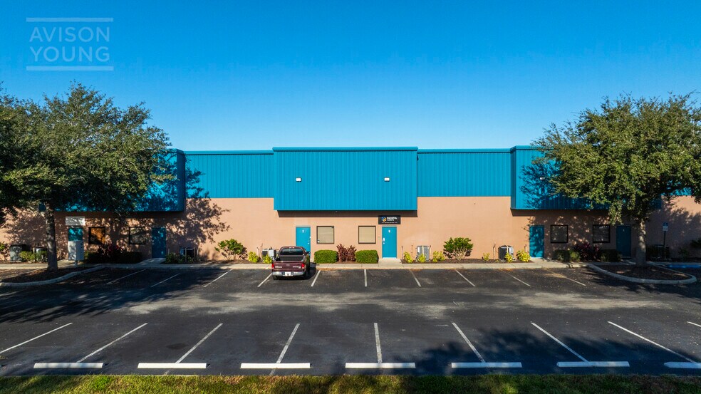 More Photos Of 3506 St. Valentine Way, Orlando Warehouse For Lease
