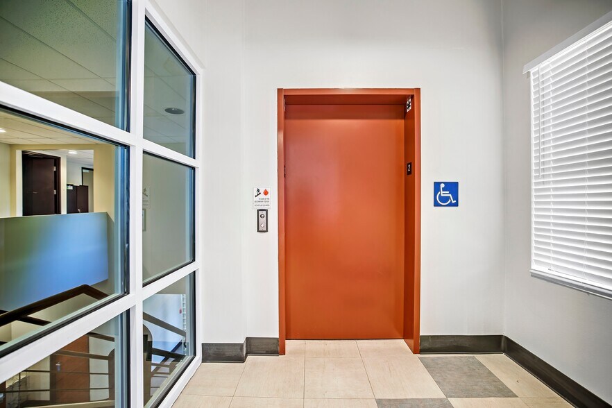 More Photos Of 8338 West Ln, Stockton Office For Sale