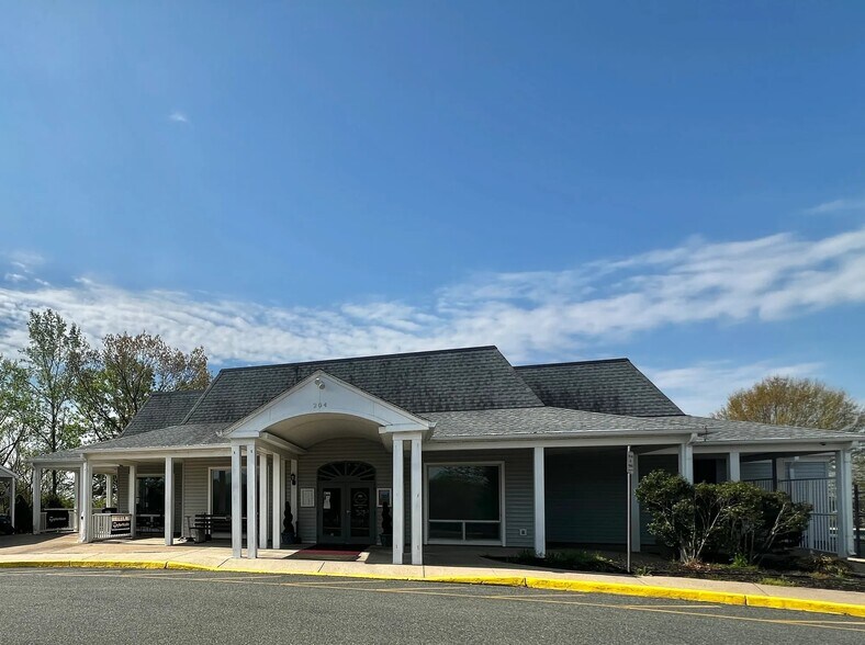 Primary Photo Of 202 Bow Cv, Stafford Restaurant For Lease