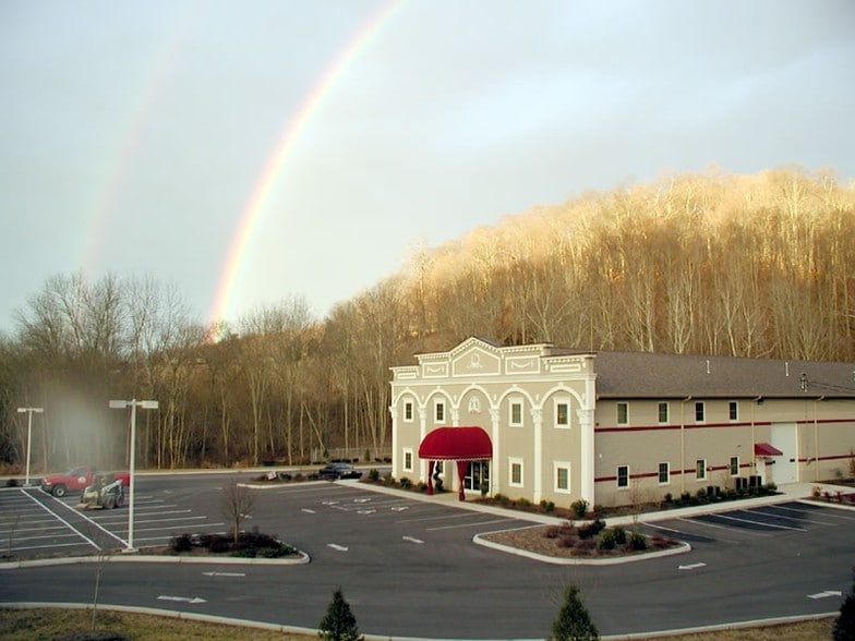 Primary Photo Of 109 Meadow View Rd, Bristol Medical For Lease