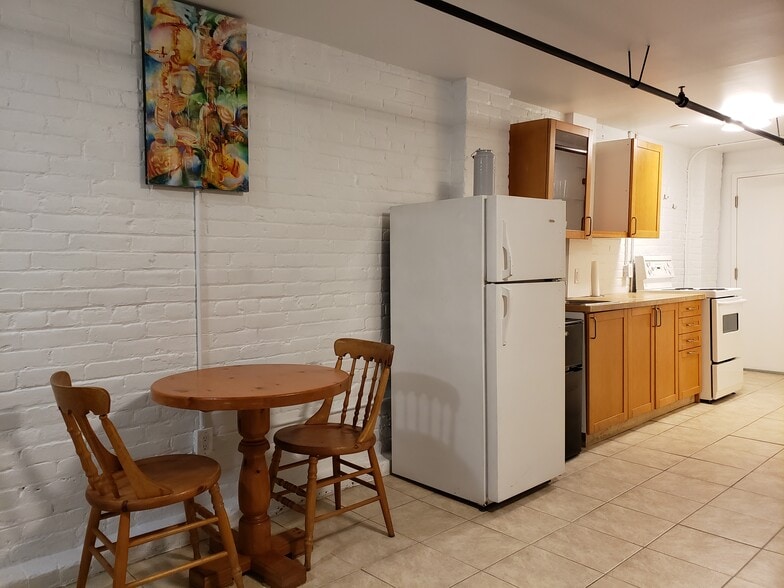 More Photos Of 2480 Dundas St W, Toronto Apartments For Sale