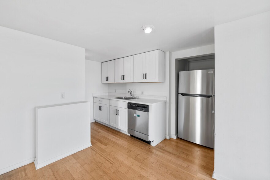 More Photos Of 1350-1352 Abbot Kinney Blvd, Venice Loft Creative Space For Lease