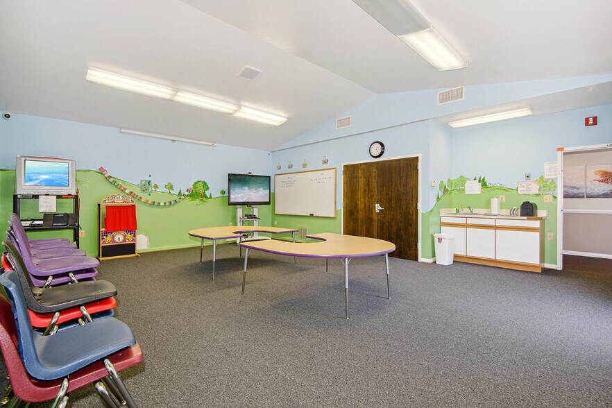 More Photos Of 8225 Barrett Dr, Manassas Religious Facility For Lease