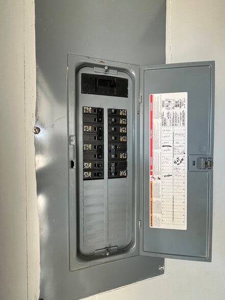 More Photos Of 125 S Chappell St, Petersburg Multifamily For Sale