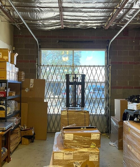 More Photos Of 6020 Midway Park Blvd NE, Albuquerque Warehouse For Lease