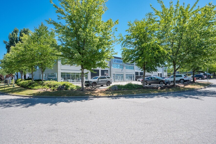 More Photos Of 9770 196 A St, Langley Twp Showroom For Lease
