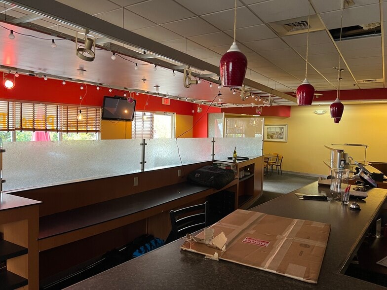 More Photos Of 154 New Britain Ave, Rocky Hill Restaurant For Sale