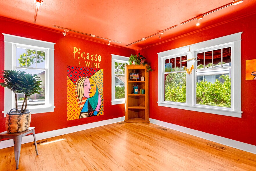 More Photos Of 146 Vassar St, Reno Freestanding For Sale