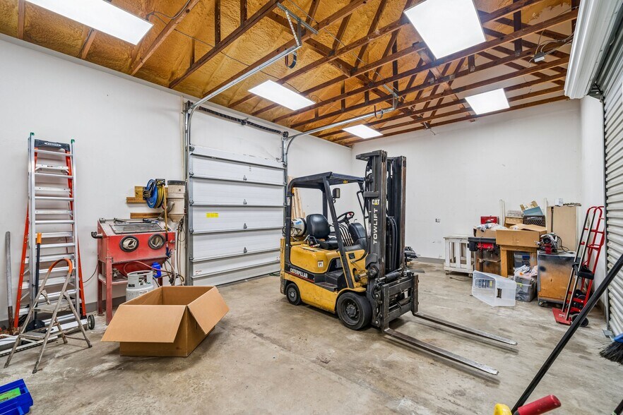 More Photos Of 1719 Signal Point Rd, Charleston Self Storage For Sale