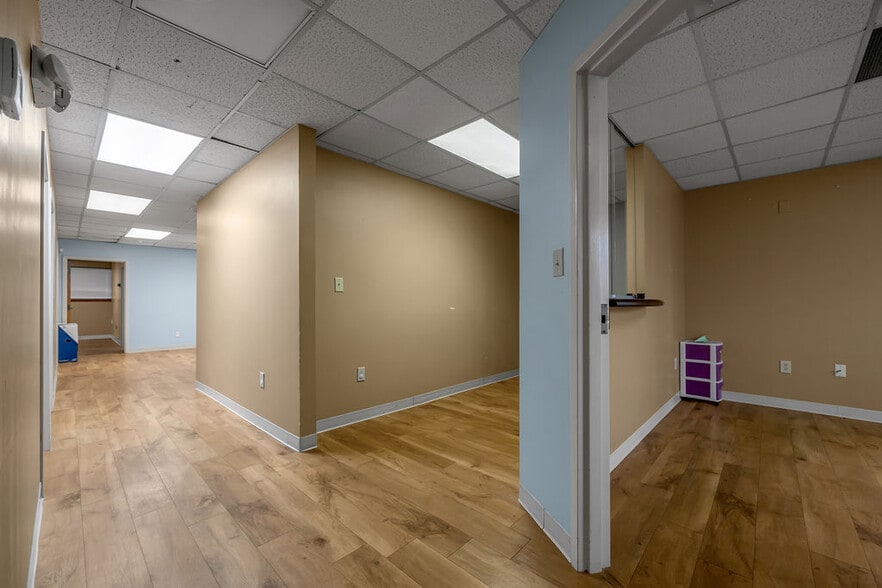 More Photos Of 2425 Regency Rd, Lexington Office For Sale