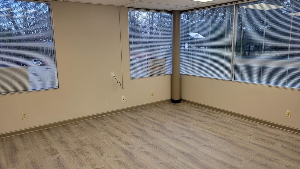 More Photos Of 310 Passaic Ave, Fairfield Office For Sale