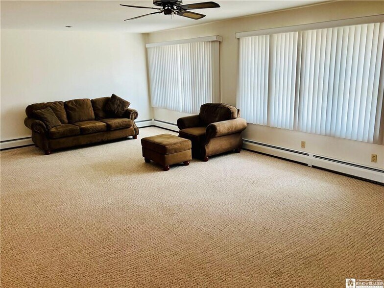 More Photos Of 4860 NY-430, Bemus Point Flex For Sale