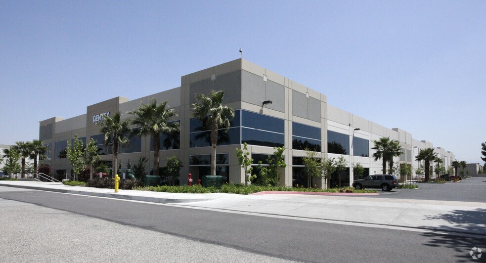 More Photos Of 9859 7th St, Rancho Cucamonga Distribution For Lease