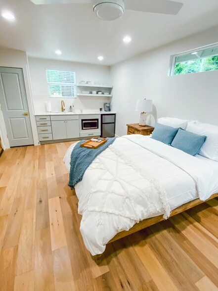 More Photos Of 2503 E Cesar Chavez St, Austin Office Residential For Lease