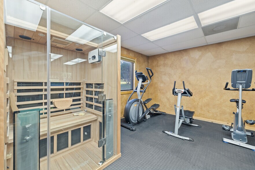 More Photos Of 101 Rolling Hills Rd, Blanco Specialty For Sale