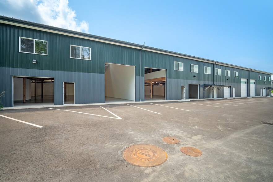 More Photos Of 2900 Peace Portal Dr, Blaine Distribution For Lease