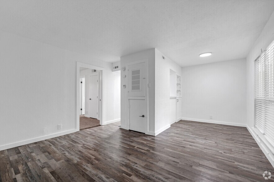 More Photos Of 3706 W 8th St, Dallas Apartments For Sale
