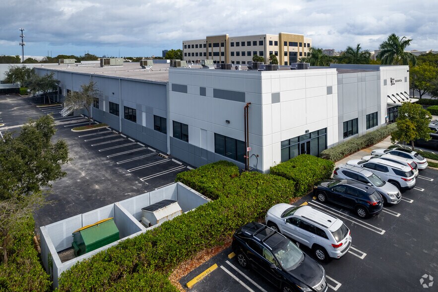 More Photos Of 1661 Worthington Rd, West Palm Beach Office For Lease