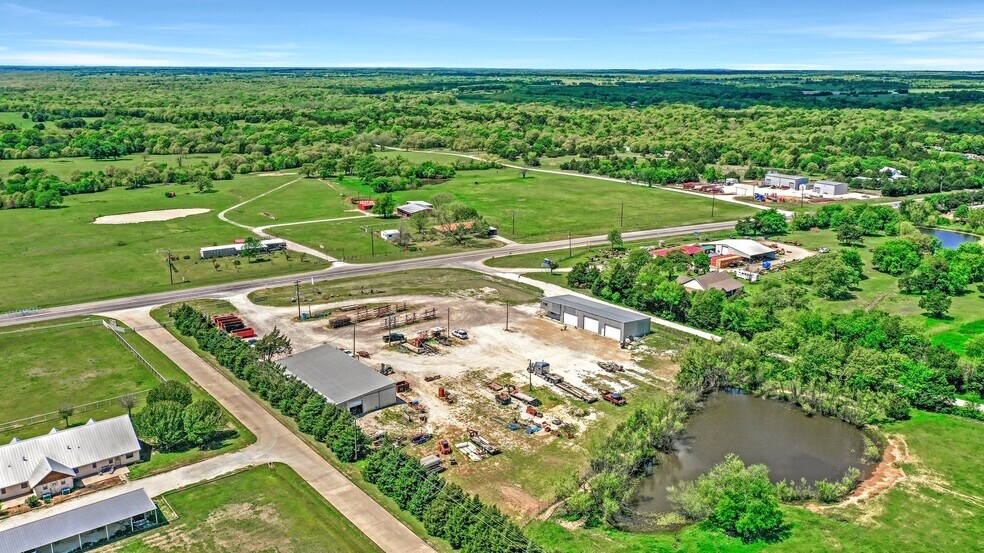 More Photos Of 23350 US Highway 377, Whitesboro Flex For Sale