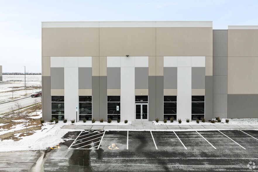 More Photos Of 13975 Riverport Place Dr, Maryland Heights Distribution For Lease