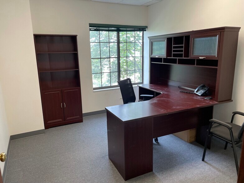 More Photos Of 17W662 Butterfield Rd, Oakbrook Terrace Business Park For Lease