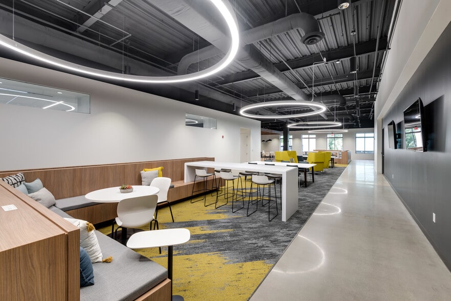 More Photos Of 455 Duke Dr, Franklin Office For Lease