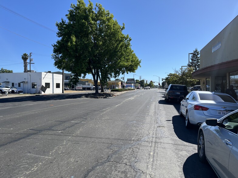 More Photos Of 1524-1526 Solano Ave, Vallejo Storefront For Sale