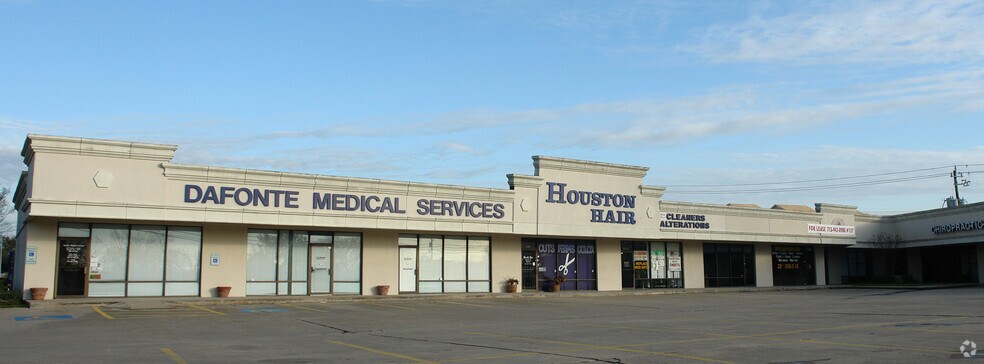 More Photos Of 1101-1149 S Hwy 6, Houston Storefront For Lease