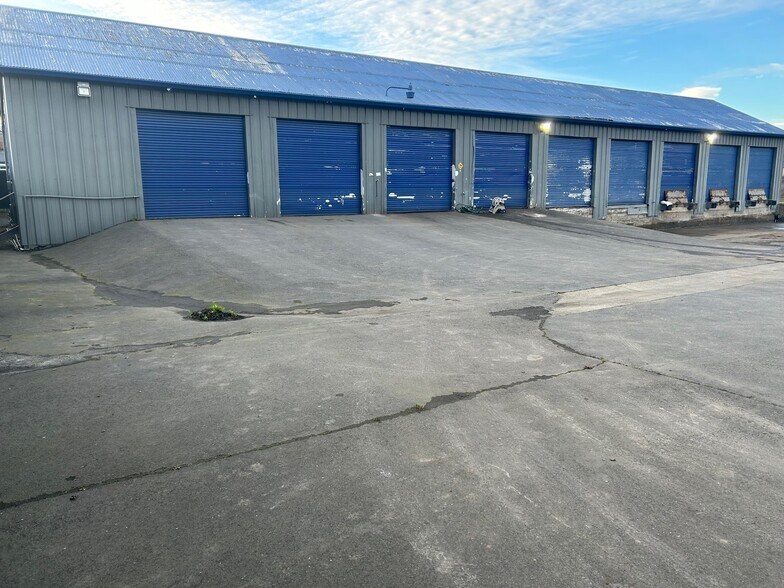 More Photos Of 1501 Petaluma Blvd, Petaluma Service For Lease