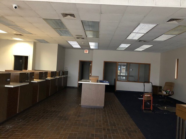 More Photos Of 10535 S Torrence Ave, Chicago Freestanding For Sale