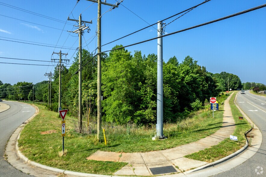 More Photos Of 0 Brawley School, Mooresville Land For Sale