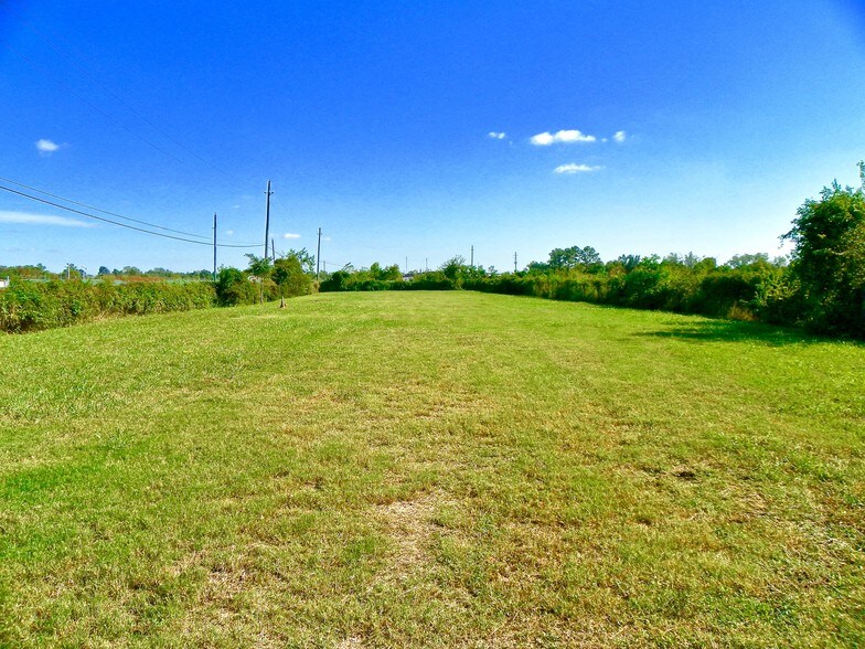 More Photos Of 16570 Beaumont Hwy, Houston Land For Lease