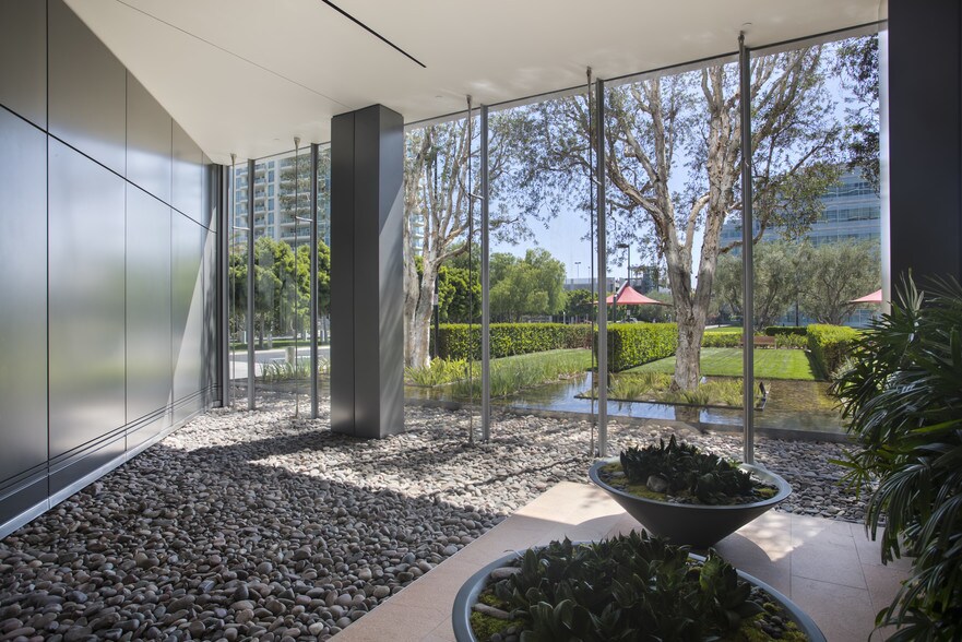 More Photos Of 3161 Michelson Dr, Irvine Office For Lease