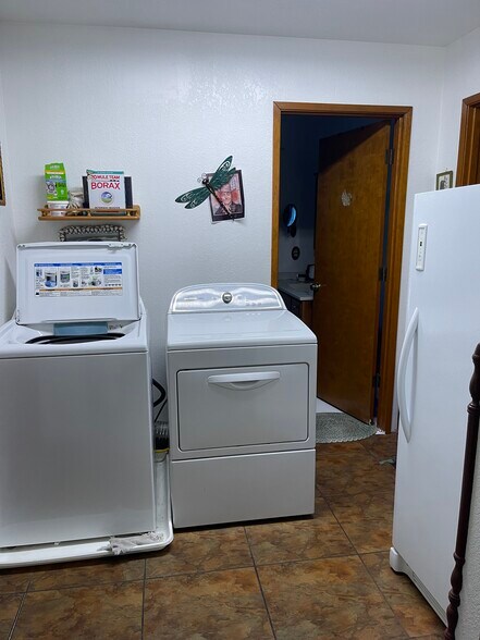 More Photos Of 5565 NE Stephens St, Winchester Auto Repair For Sale