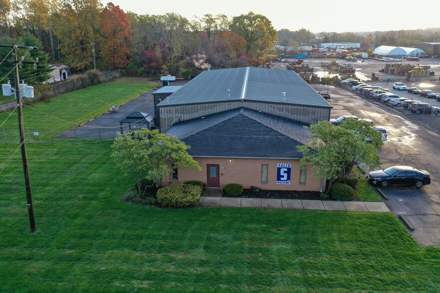 More Photos Of 3822 Victory Ave, Louisville Warehouse For Lease