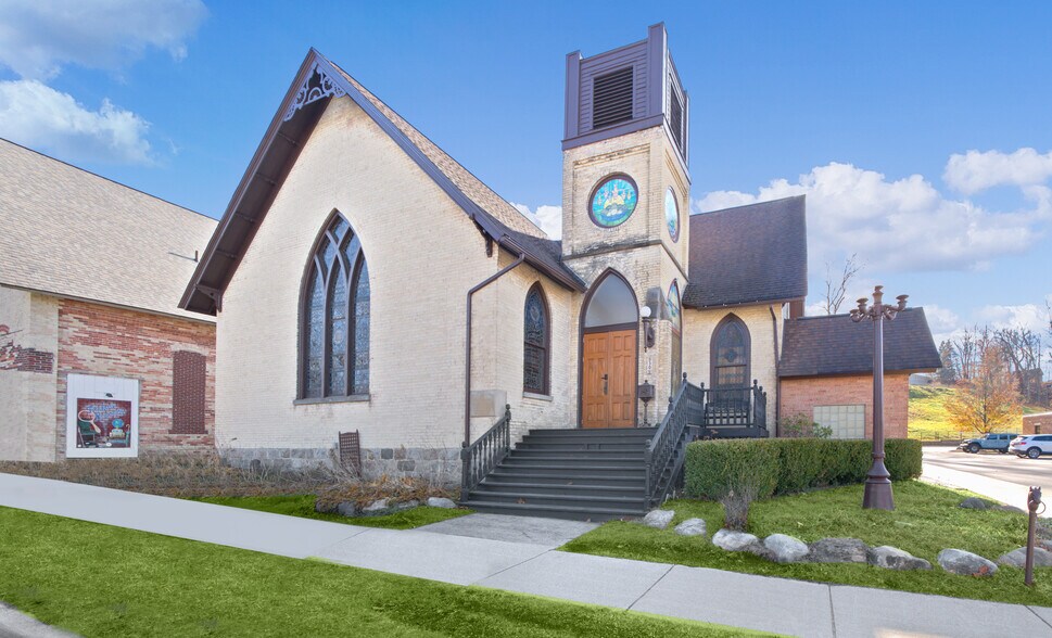 Primary Photo Of 30 Quarterline St, Newaygo Specialty For Sale