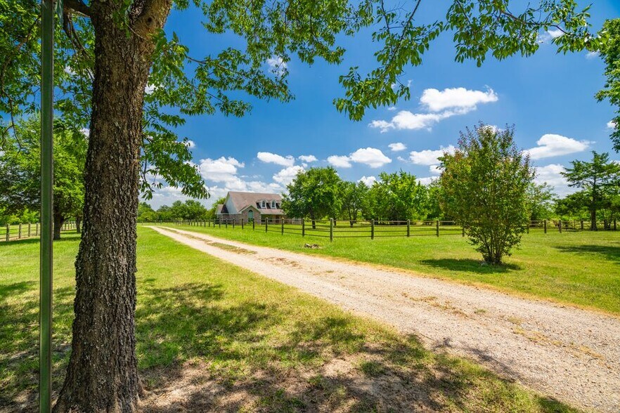 More Photos Of FM 1536 @ CR 3573, Dike Land For Sale