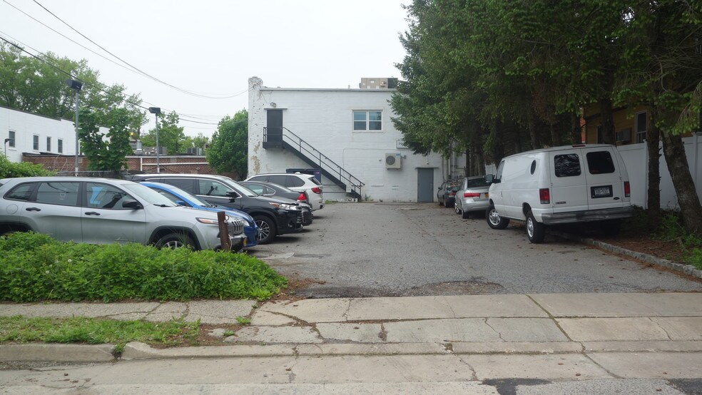 More Photos Of 18 Haven Ave, Port Washington Office For Lease