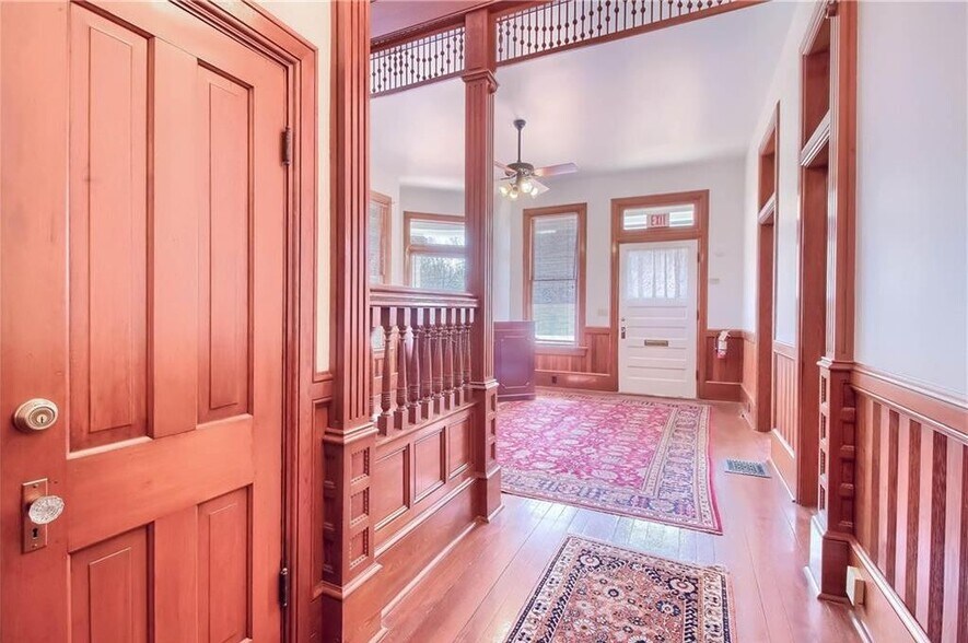 More Photos Of 1602 E Cesar Chavez St, Austin Office Residential For Lease