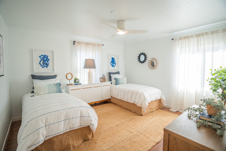 More Photos Of 11835 Gale Ave, Hawthorne Multifamily For Sale