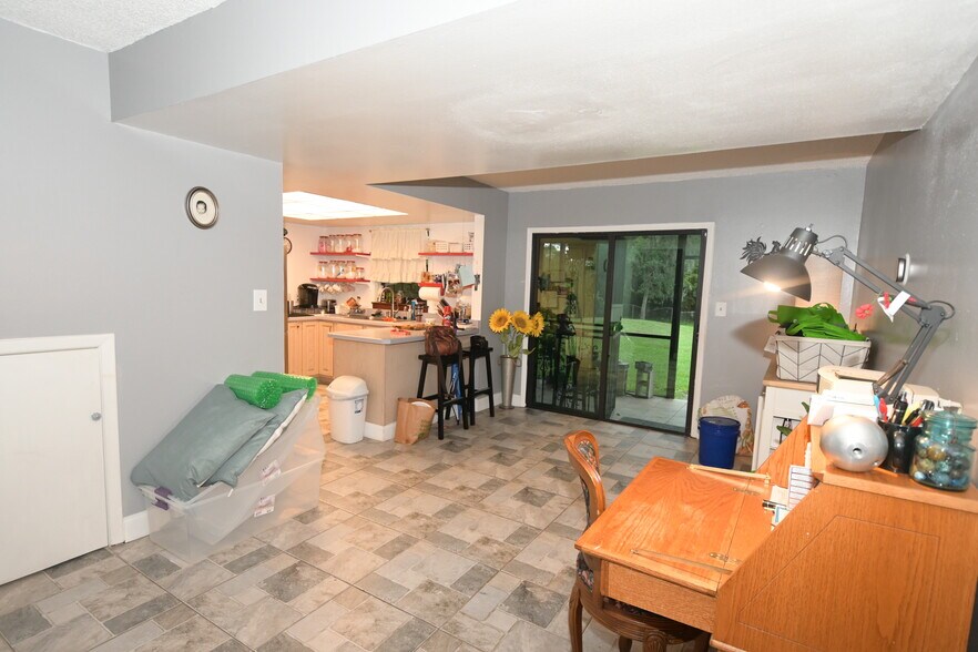 More Photos Of 2101 S Goldenrod Rd, Orlando Storefront For Sale